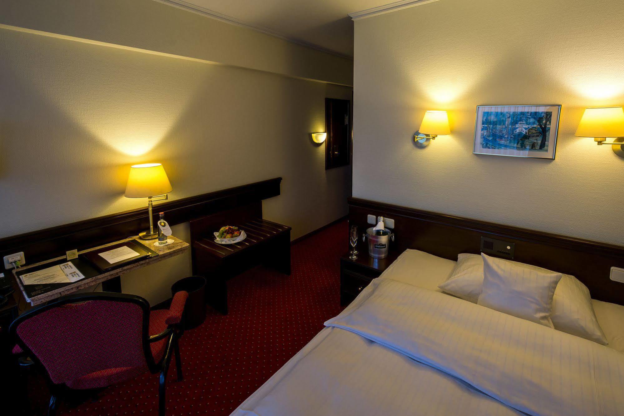 Sachsenwald Hotel ไรน์เบ็ค ภายนอก รูปภาพ